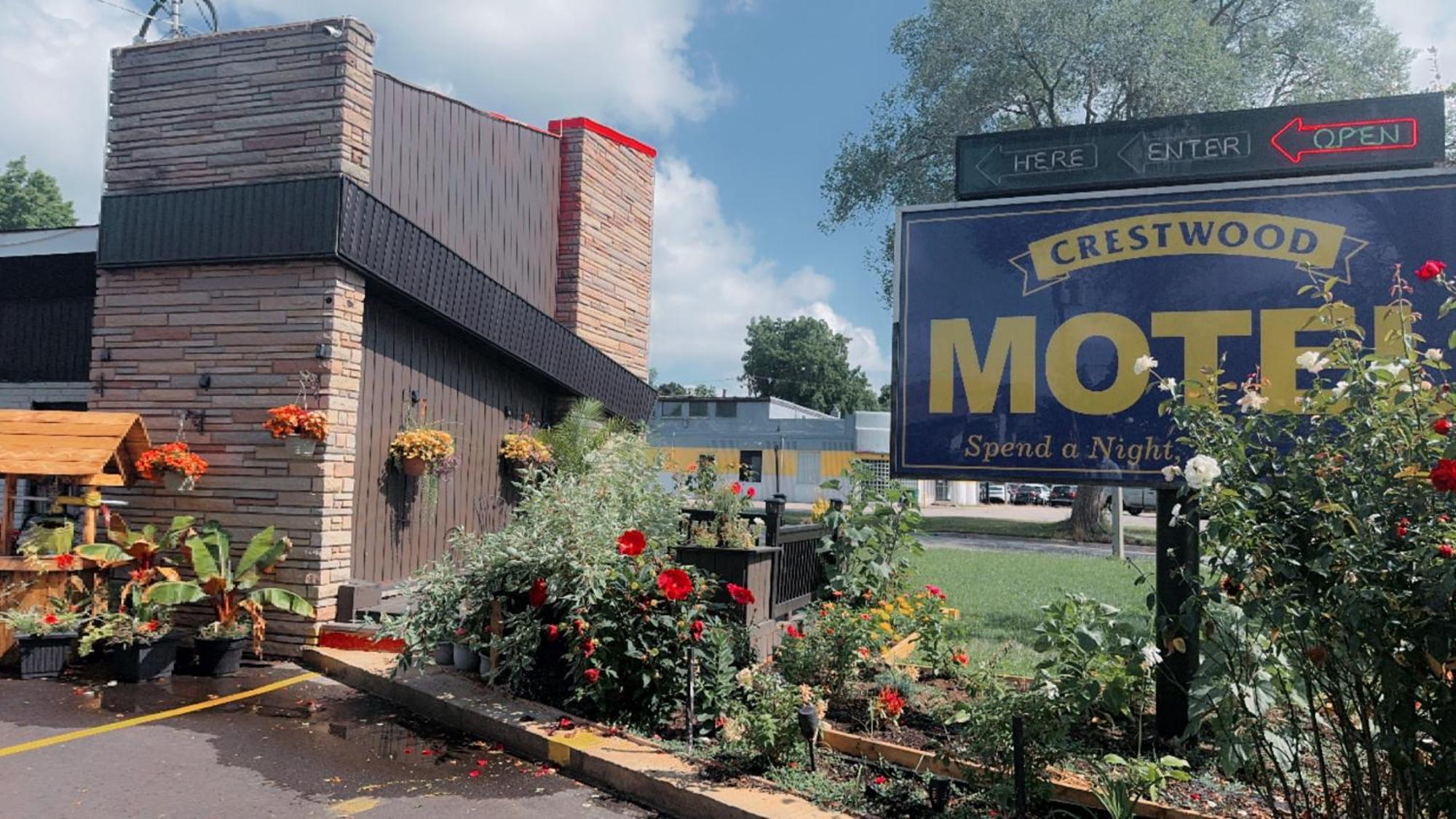 Crestwood Motel Burlington Exterior photo